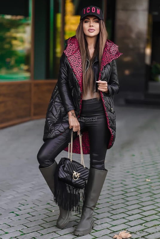 Kamizelka bezrękawnik z asymetrycznym zapięciem czarna Selavifashion