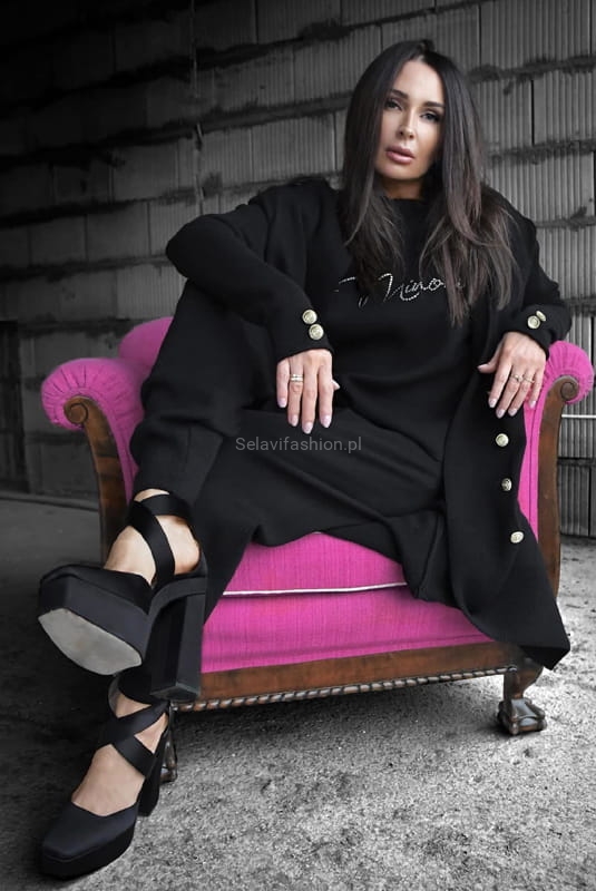 Dzianinowe spodnie Minouu czarny w Selavifashion.pl