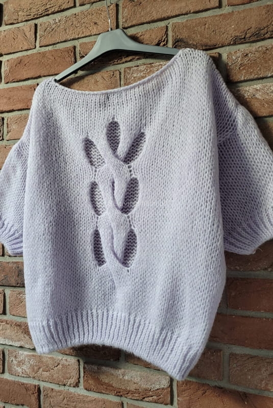 Sweter z krótkim rękawem i plecionką Minouu liliowy w Selavifashion.pl