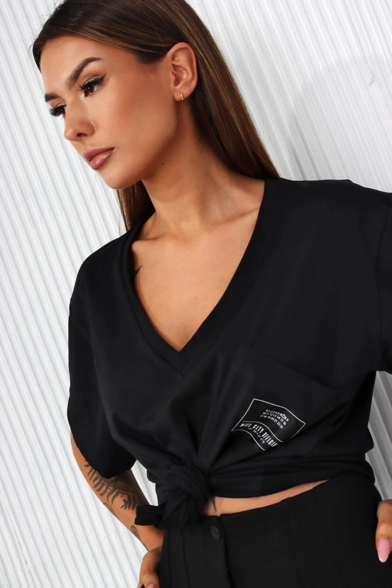 Bluzka koszulka oversize w serek Miss City Official czarna w Selavifashion.pl