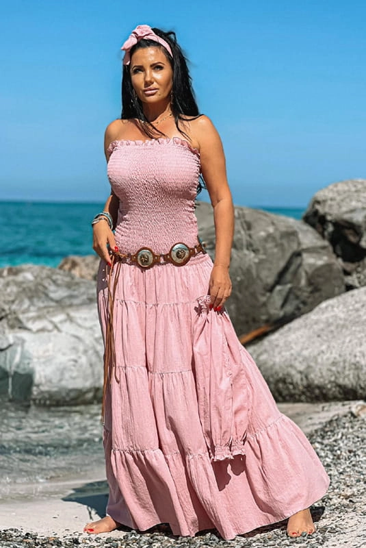 Sukienka maxi z osobnymi rękawami i apaszką Zocco różowa w Selavifashion.pl