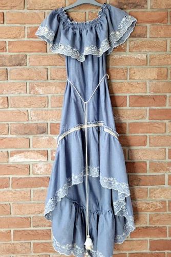 Asymetryczna sukienka hiszpanka jeansowa w Selavifashion.pl