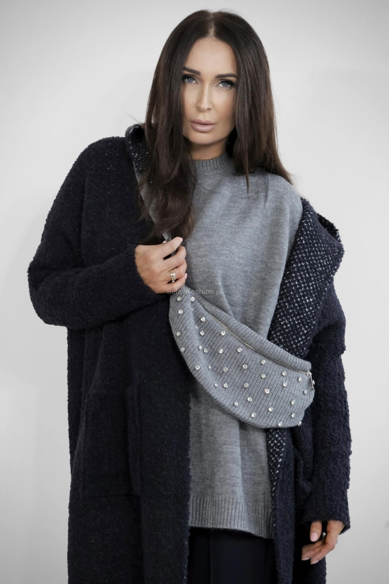 Sweter z torebką Minouu szary w Selavifashion.pl