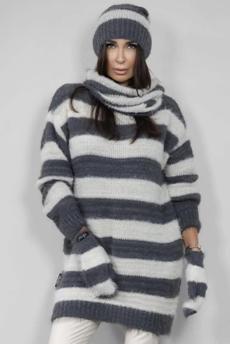 Komplet sweter moherowy i rękawiczki Minouu w szare pasy w Selavifashion.pl