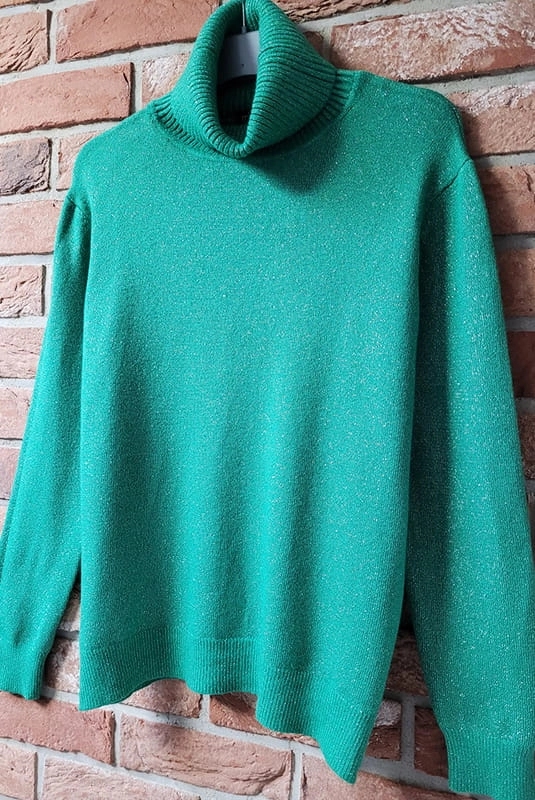 Sweter golf ze srebrzystą nitką Minouu zielony w Selavifashion.pl