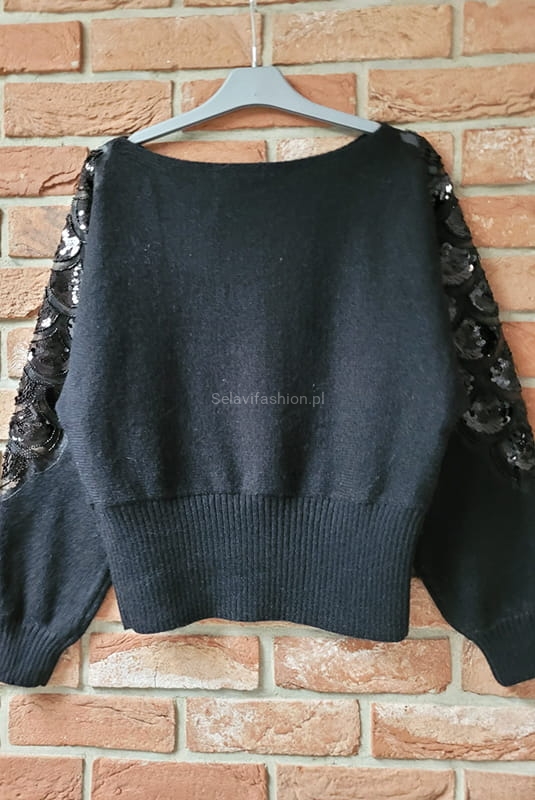 Sweter z ozdobną aplikacją na ramionach 3D Minouu czarny