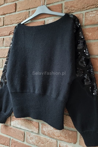 Sweter z ozdobną aplikacją na ramionach 3D Minouu czarny