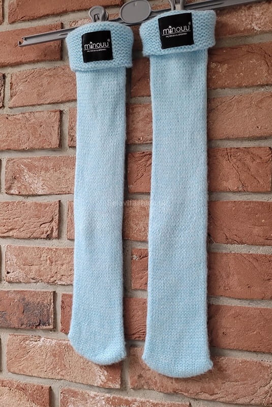 Skarpety dzianinowe Minouu niebieskie w Selavifashion.pl