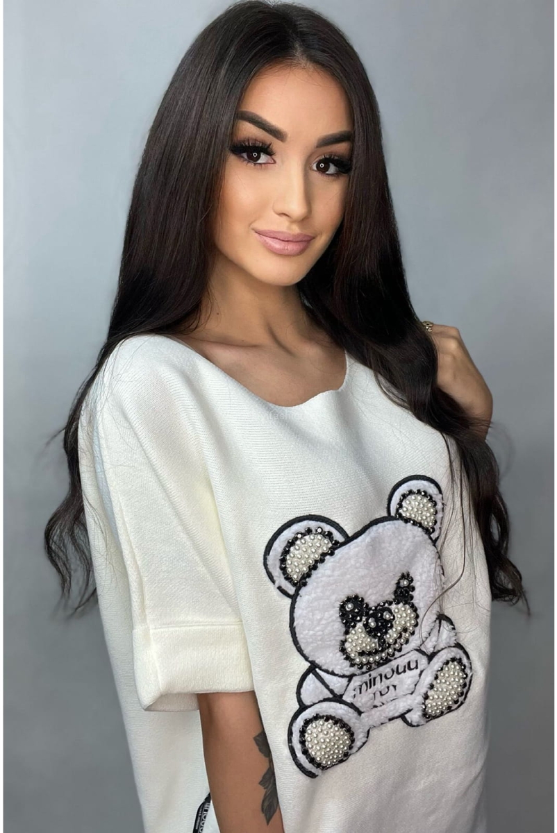 Sweter z aplikacją Miś Minouu ecru w Selavifashion.pl