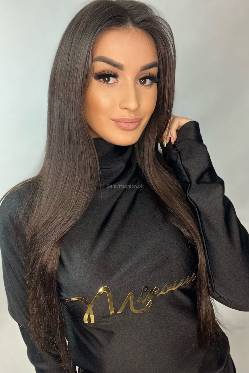 Golf bluzka Elastan z firmowym napisem Minouu czarny w Selavifashion.pl