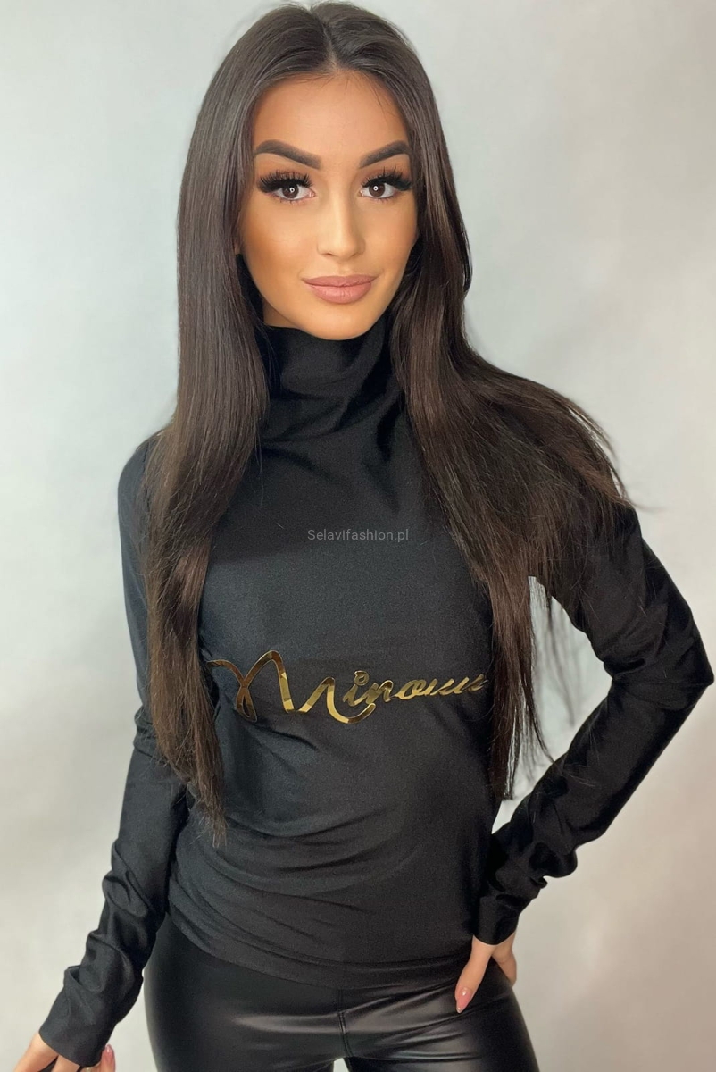 Golf bluzka Elastan z firmowym napisem Minouu czarny w Selavifashion.pl