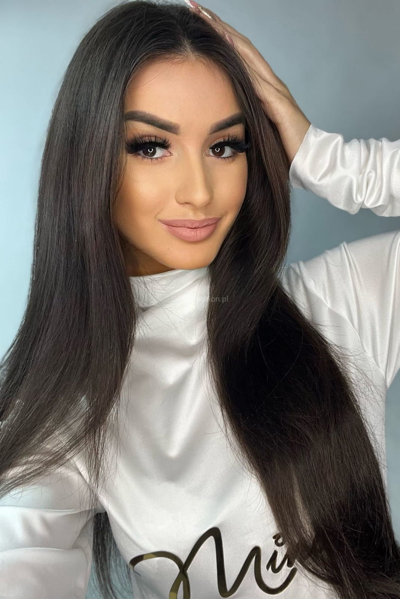 Golf bluzka Elastan z firmowym napisem Minouu ecru w Selavifashion.pl