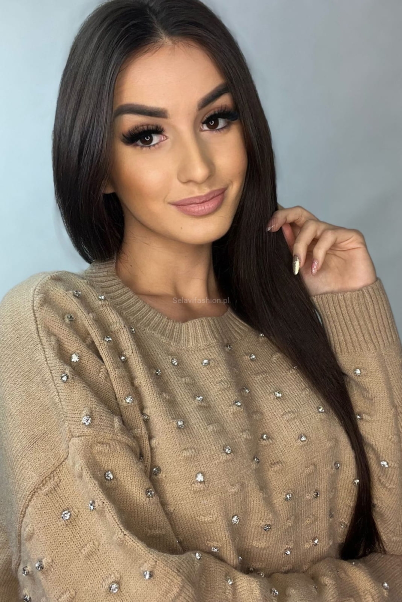 Sweter z kamieniami Minouu beżowy w Selavifashion.pl