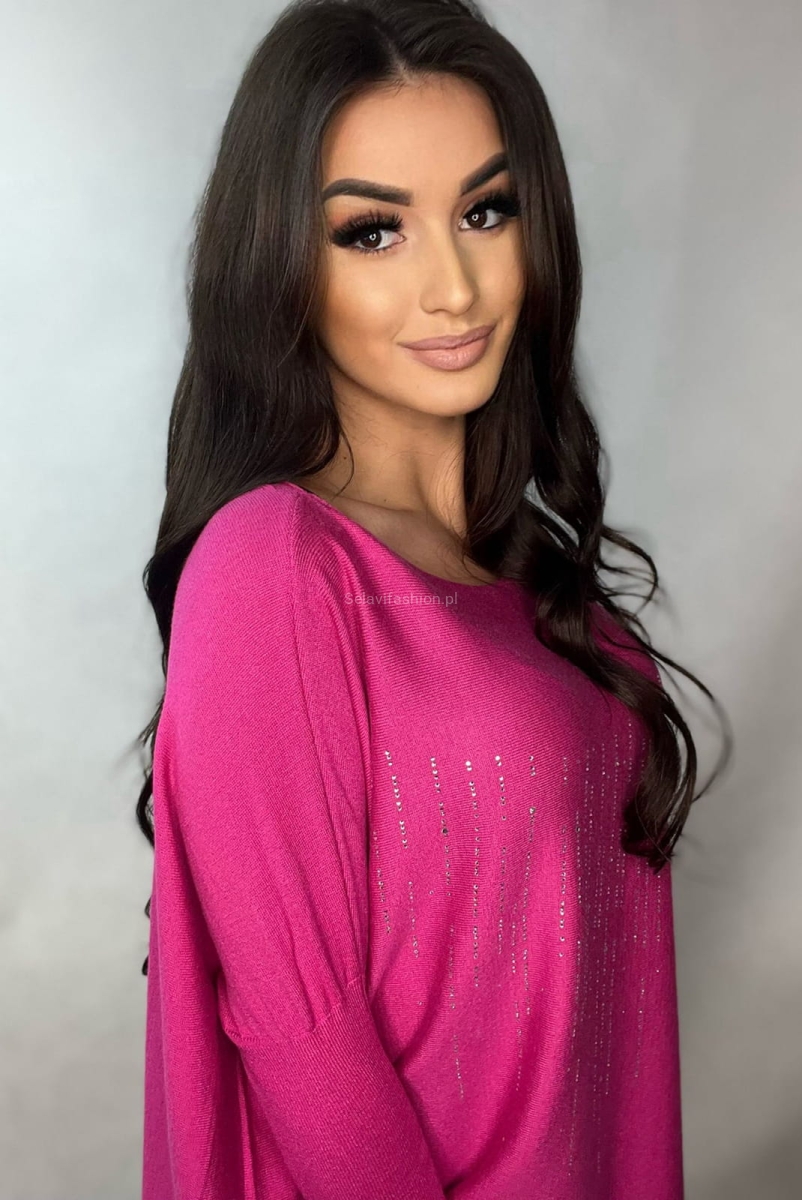 Oversizowy cienki sweter z nadrukiem Minouu fuksja w Selavifashion.pl
