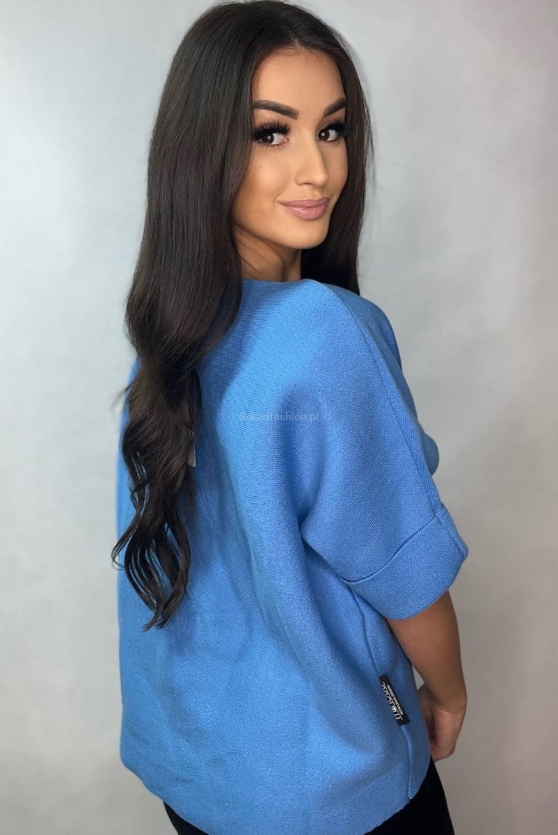 Sweter z krótkim rękawem Królik z kwiatkiem Minouu niebieski w Selavifashion.pl