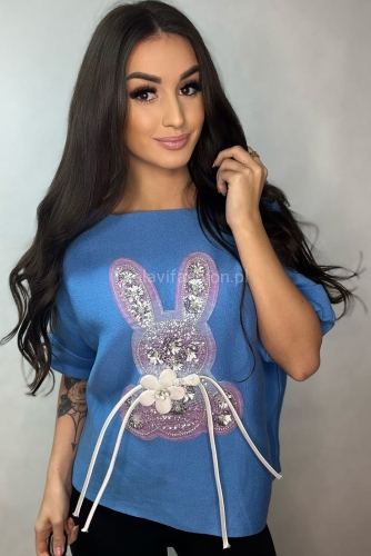 Sweter z krótkim rękawem Królik z kwiatkiem Minouu niebieski w Selavifashion.pl