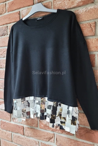 Sweter z ozdobnym błyszczącym dołem 3D Minouu czarny w Selavifashion.pl