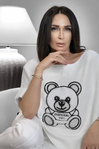 Sweter z aplikacją Miś Minouu ecru w Selavifashion.pl