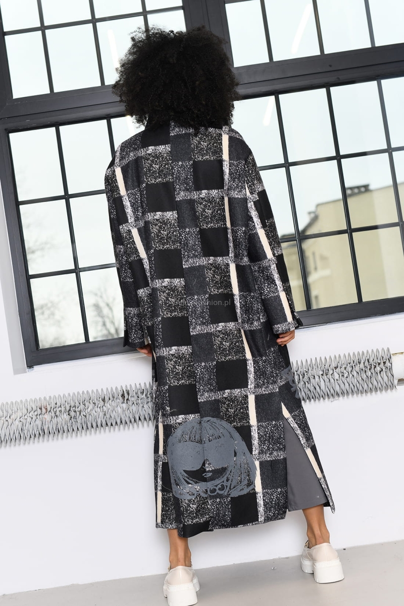 Długi płaszcz Lumi krata Miss City Official czarny w Selavifashion.pl