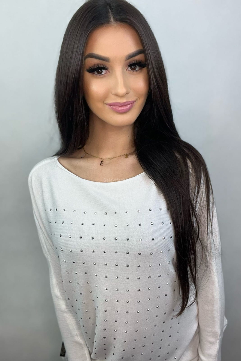 Sweter z ozdobnymi dżetami Minouu ecru w Selavifashion.pl