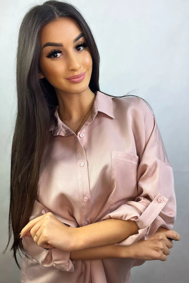 Koszula Debi Minouu z wiązaniem na plecach pudrowy róż