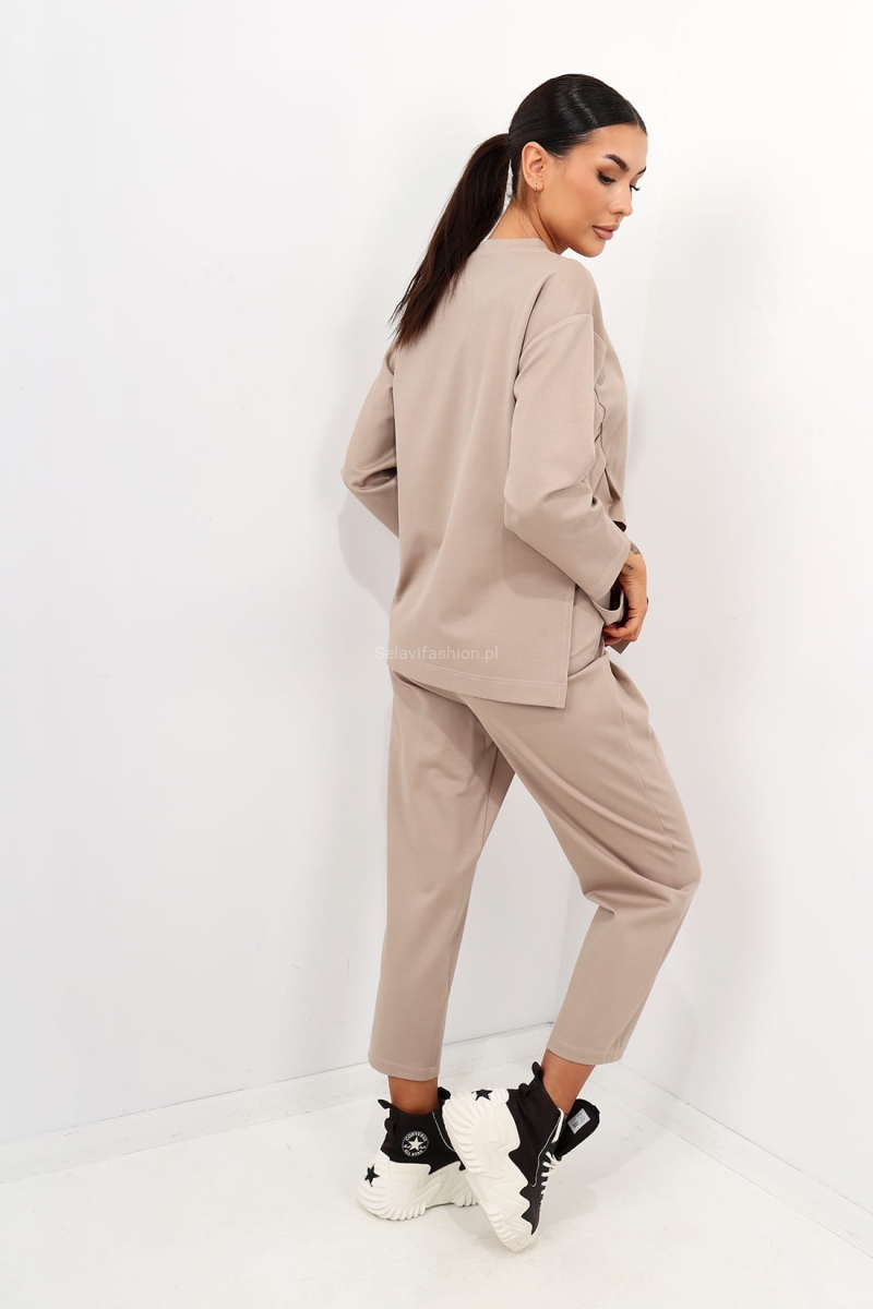 Bluza Main Next Level Miss City Official beżowa w Selavifashion.pl