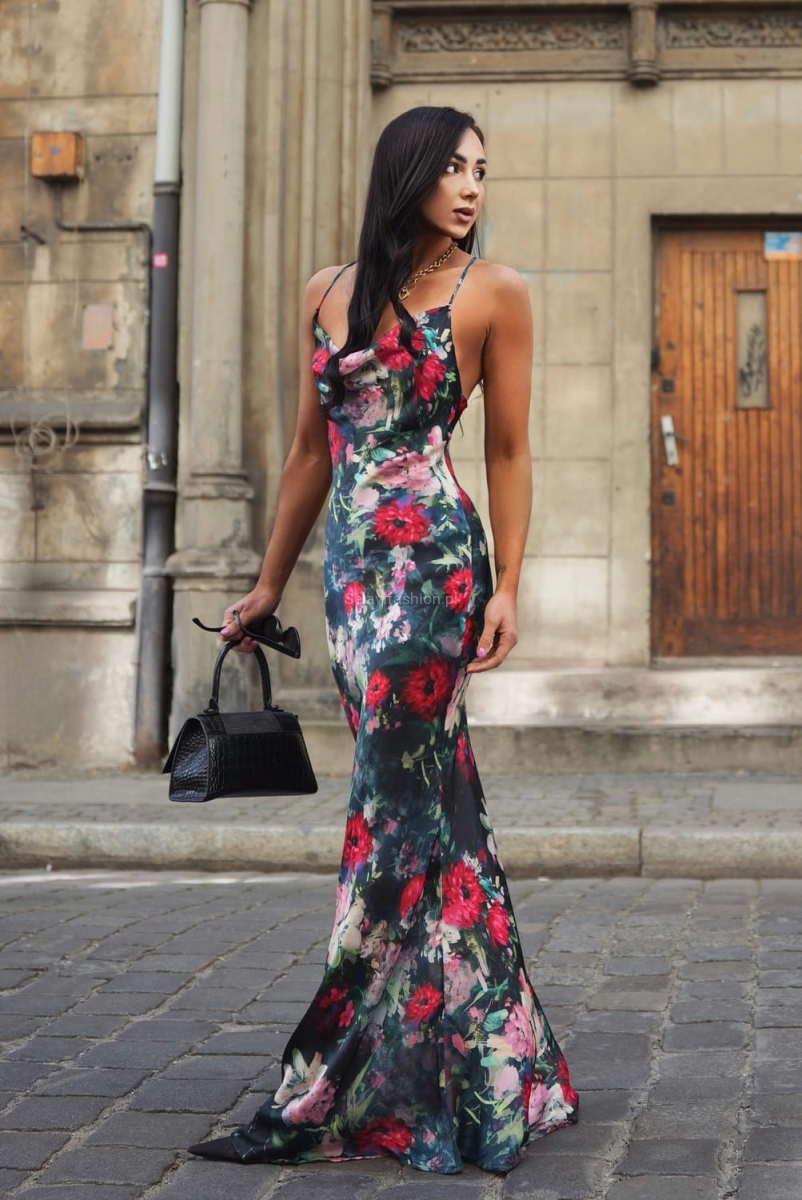 Długa sukienka w kwiaty na ramiączka LaMilla w Selavifashion.pl