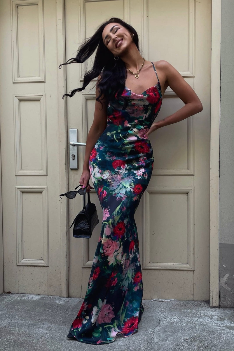 Długa sukienka w kwiaty na ramiączka LaMilla w Selavifashion.pl