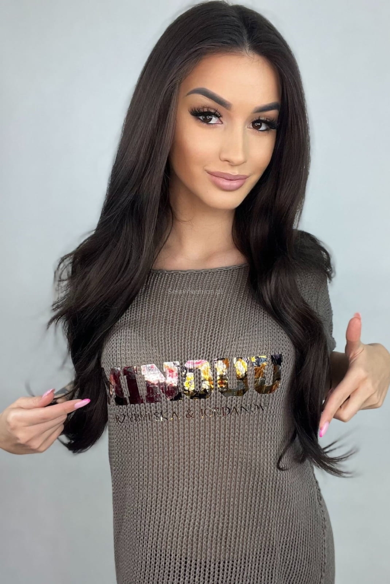 Sweter bezszwowy z napisem Minouu w Selavifashion.pl