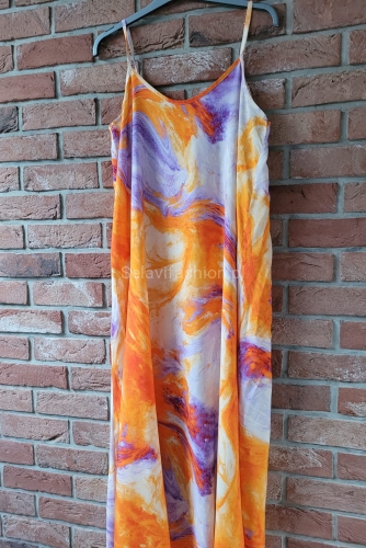 Sukienka malowana oversize'owa Minouu w Selavifashion.pl