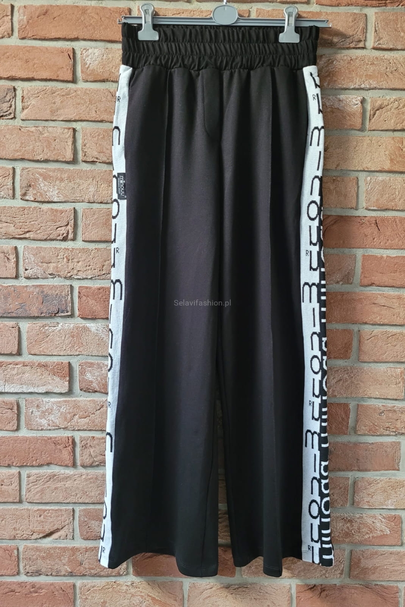 Dresowe spodnie z lampasami Minouu w Selavifashion.pl