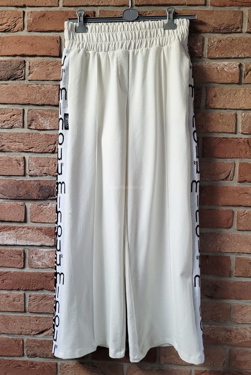Dresowe spodnie z lampasami Minouu w Selavifashion.pl