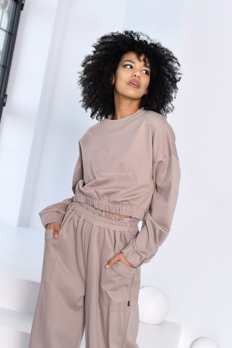 Bluza Main Character Miss City Official beżowa w Selavifashion.pl