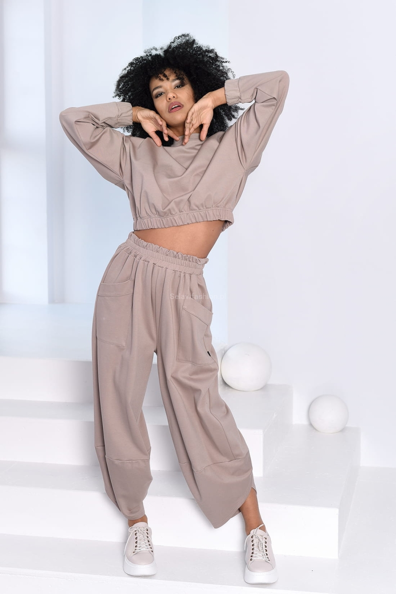 Bluza Main Character Miss City Official beżowa w Selavifashion.pl