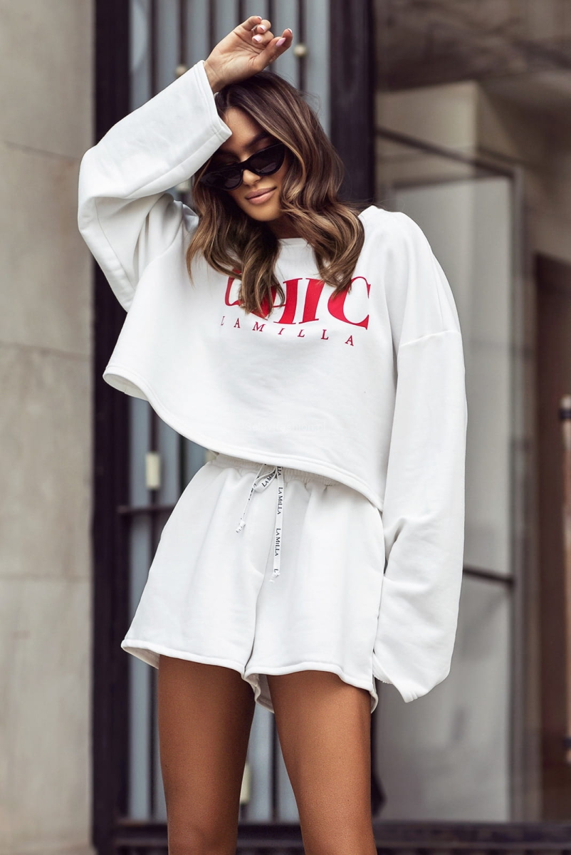 Bluza krótka CHIC LaMilla biała w Selavifashion.pl