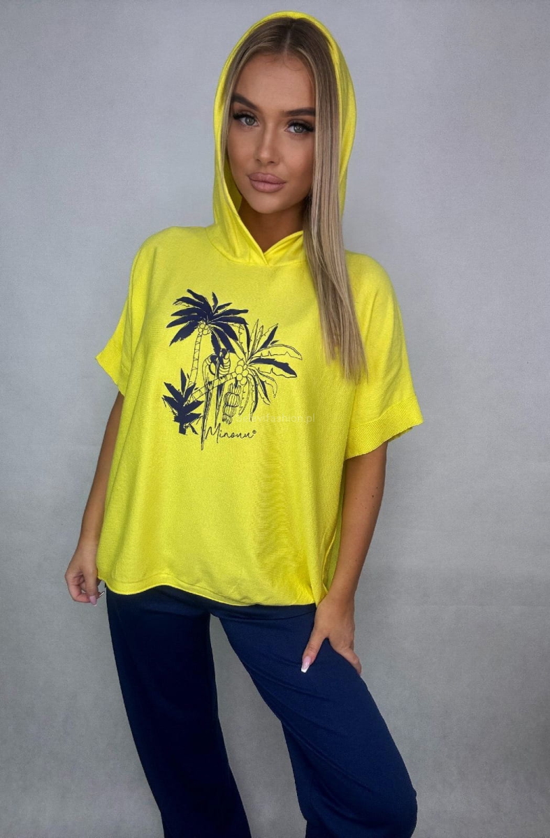 Bluzka swetrowa Miami z kapturem i krótkim rękawem Minouu żółta w Selavifashion.pl