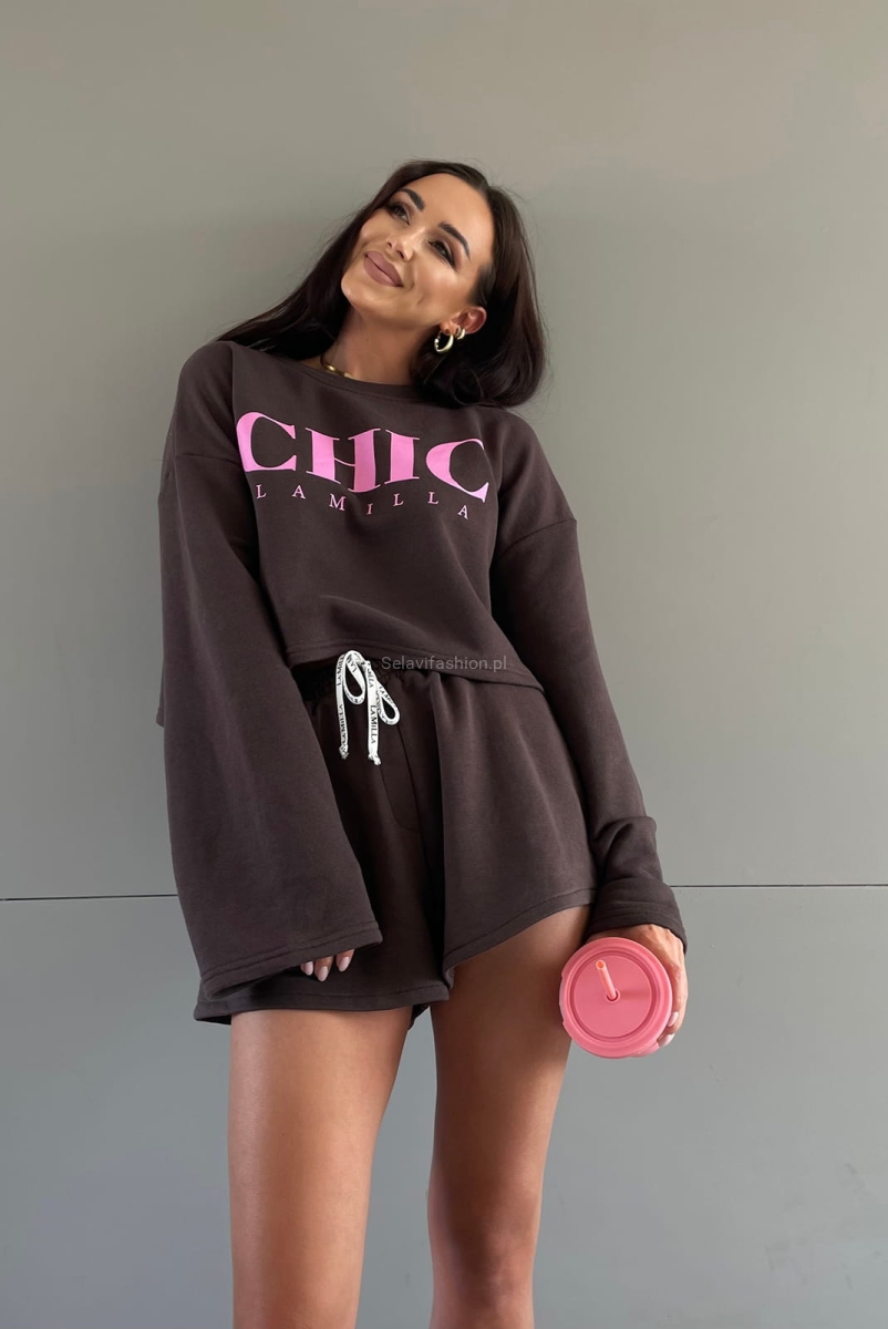 Bluza krótka CHIC LaMilla brązowa w Selavifashion.pl