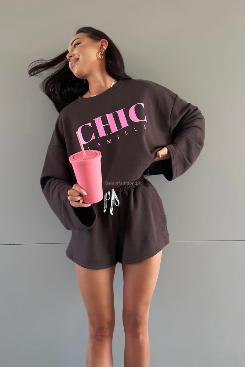 Bluza krótka CHIC LaMilla brązowa w Selavifashion.pl