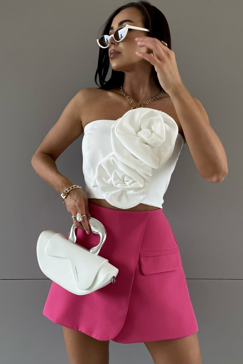 Spódniczko spodenki z kieszonkami LaMilla różowe w Selavifashion.pl