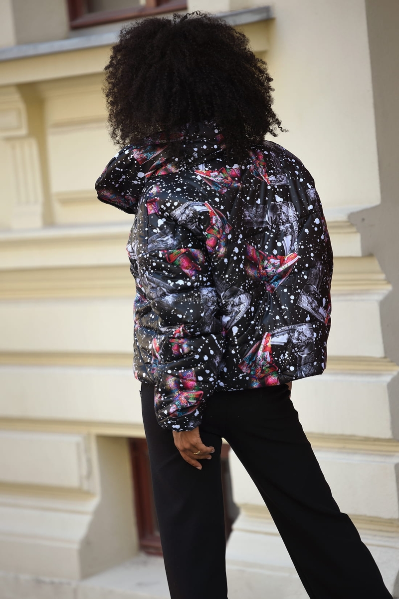 Krótka oversizowa kurtka Space Miss City Official czarna w Selavifashion.pl