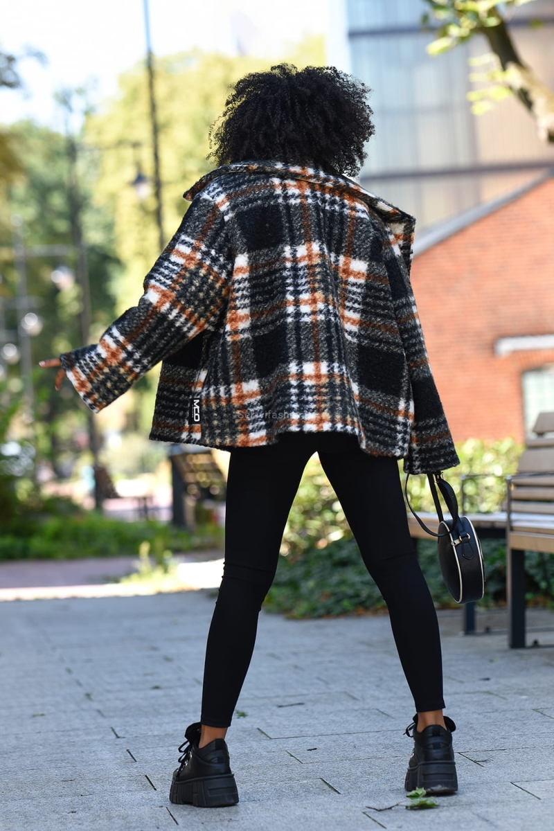 Krótki płaszcz wełniany Unwritten Miss City Official czarny w Selavifashion.pl