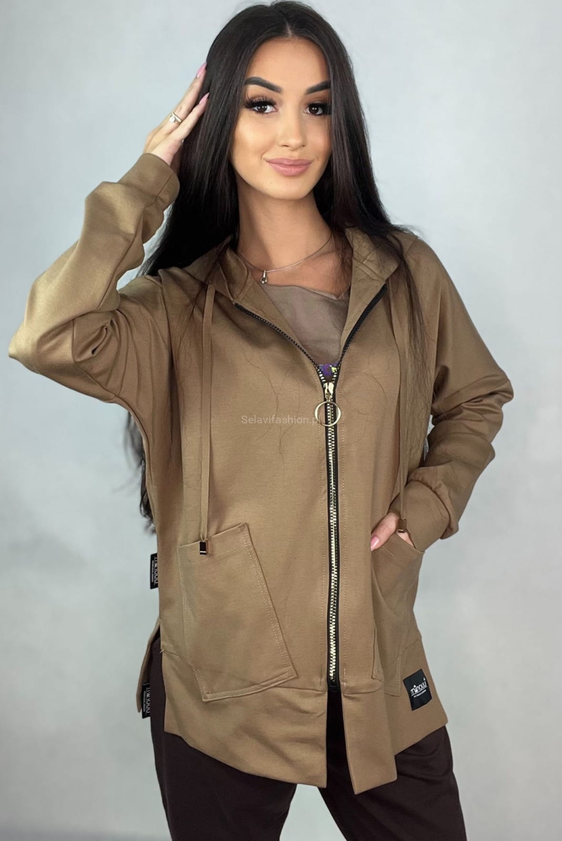 Bluza z kapturem Classic zapinana na suwak Minouu camel  w Selavifashion.pl