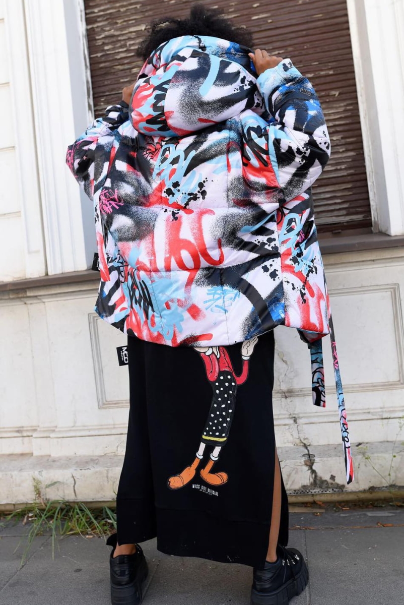 Oversiz'owa kurtka Graffiti z taśmami Miss City Official w Selavifashion.pl