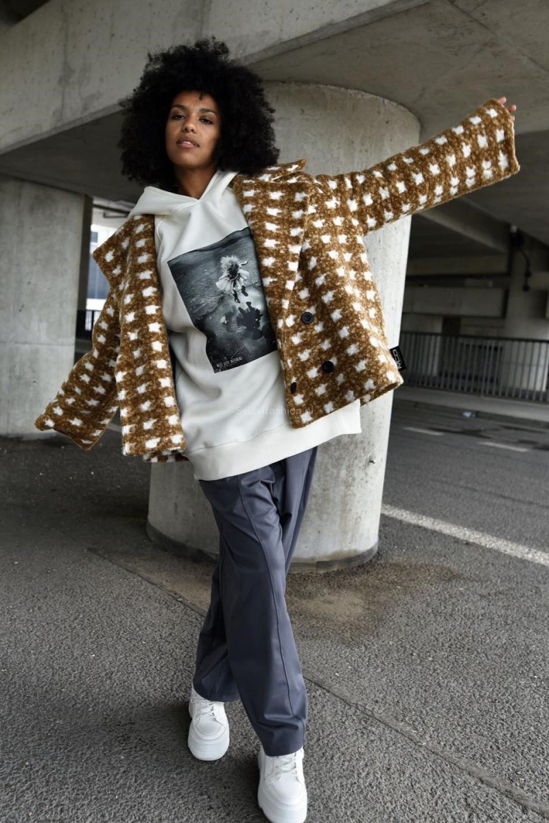 Krótki płaszcz wełniany Unwritten Miss City Official w pepitkę brązowy w Selavifashion.pl