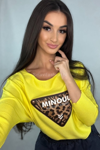 Bluzka swetrowa Gepard z logo Minouu żółty w Selavifashion.pl