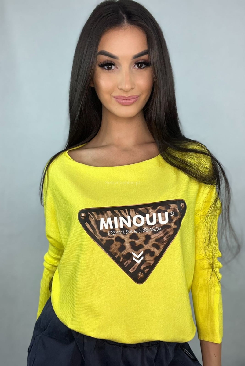 Bluzka swetrowa Gepard z logo Minouu żółty w Selavifashion.pl