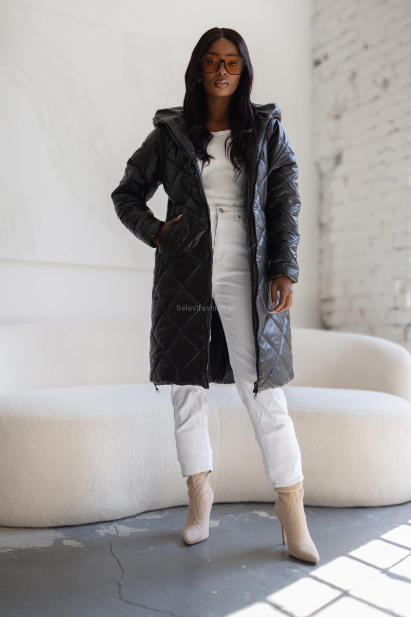 Kurtka ocieplana Cleo z kapturem LaDonna czarna w Selavifashion.pl