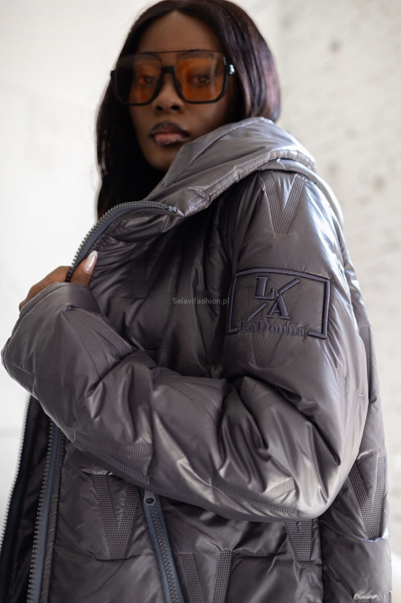 Długa ocieplana kurtka z kapturem LaDonna szara w Selavifashion.pl