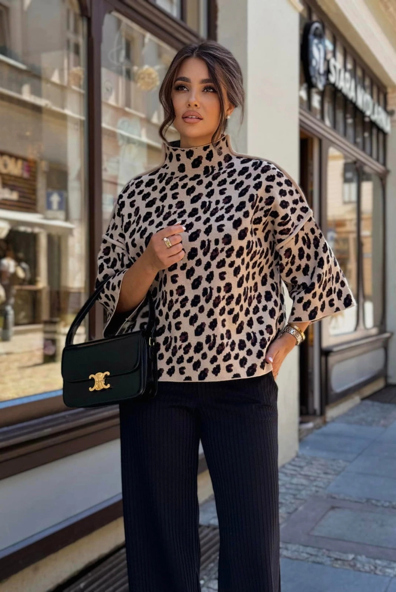 Klasyczny sweter elegancki Panterka LaBalancia beżowy w Selavifashion.pl