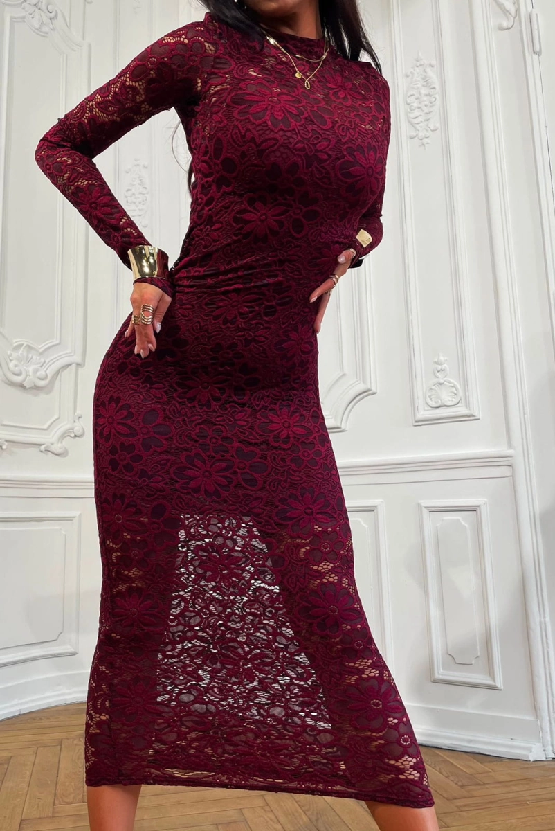 Długa sukienka koronkowa LaMilla bordowa w Selavifashion.pl